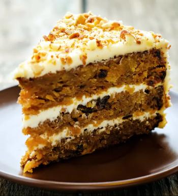 Rebanada de pastel de zanahoria